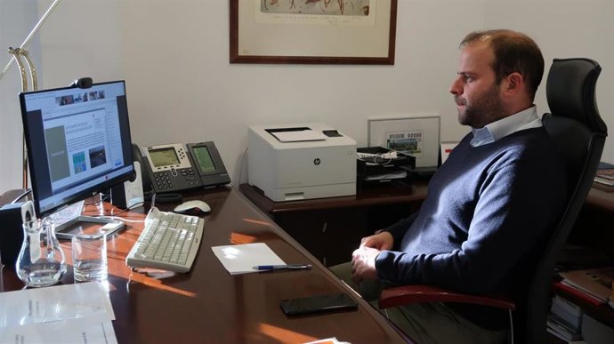 Archivo - El conseller de Medio Ambiente y Territorio, Miquel Mir.