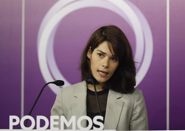 Archivo - La coportavoz de Podemos, Isa Serra, ofrece una rueda de prensa, a 25 de octubre de 2021, en Madrid, (España).