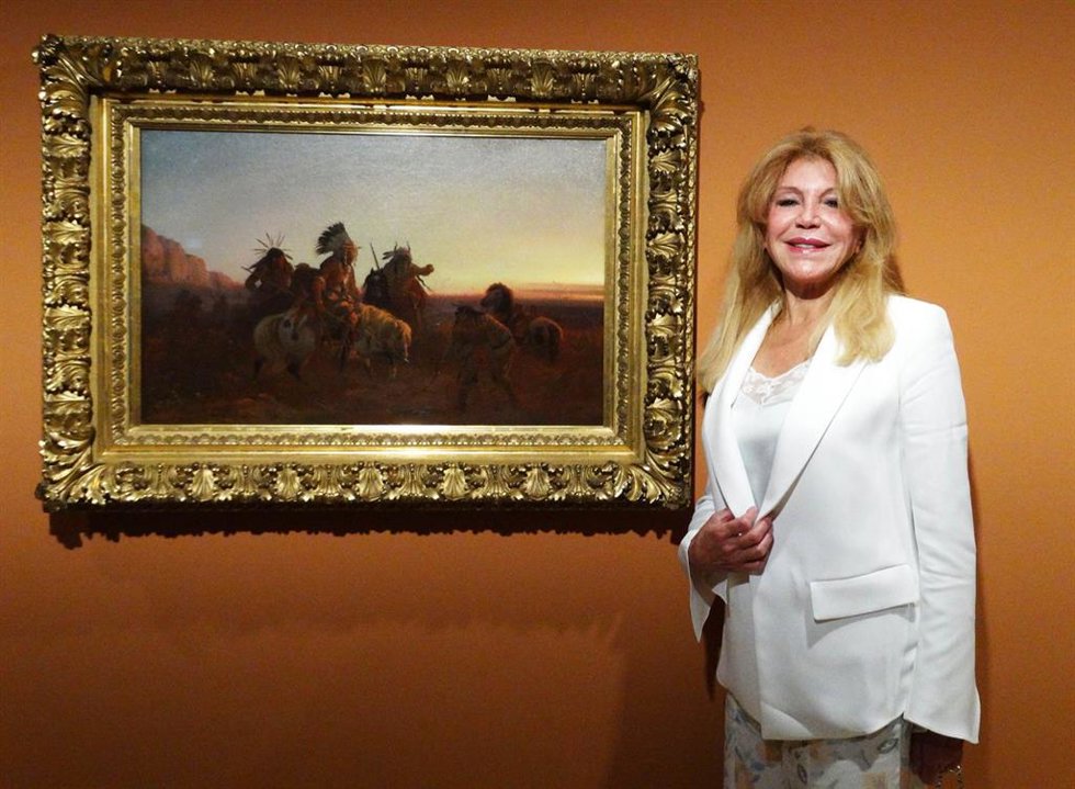Archivo - La baronesa Thyssen junto a una de sus obras