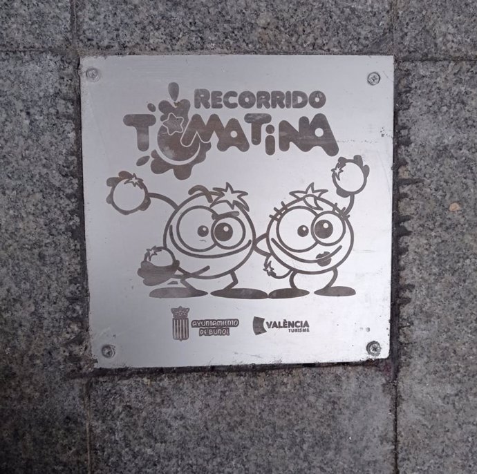 Una de las placas de la Tomatina