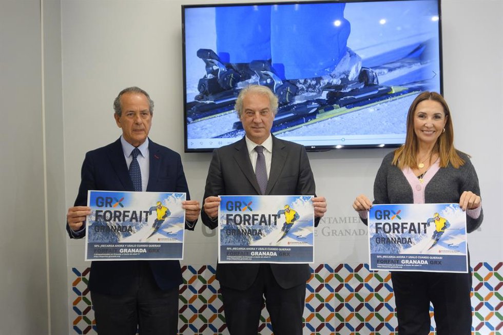 Presentación del programa del Ayuntamiento de Granada para la promoción del esquí