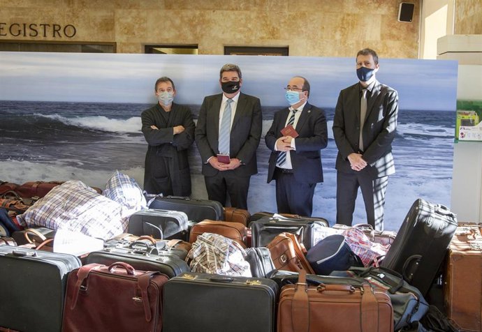 Los ministros Escrivá e Iceta inauguran la exposición en la sede del Ministerio de Inclusión