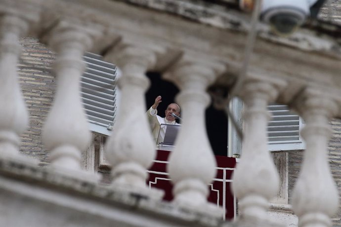 28 November 2021, Vatican, Vatican City: Pope Francis leads his Sunday Angelus prayer from the window of his office overlooking Saint Peter's Square. Photo: Evandro Inetti/ZUMA Press/dpa