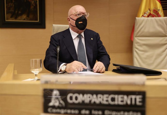 Archivo - El comisario jubilado José Manuel Villarejo comparece en la comisión del Congreso de los Diputados que investiga la Operación Kitchen.