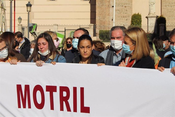 Concentración contra una agresión homófoba denunciada por una pareja de chicas en Motril