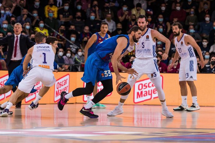 Nikola Mirotic of FC Barcelona in action during the Turkish Airlines EuroLeague match between FC Barcelona and Real madrid at Palau Blaugrana on December 10, 2021 in Barcelona, Spain.