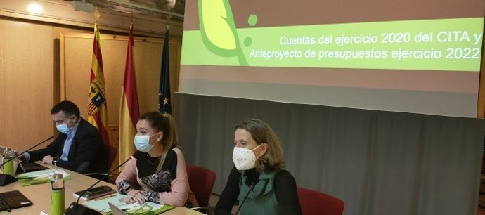 La consejera de Ciencia, Universidad y Sociedad del Conocimiento del Gobierno de Aragón, Maru Díaz, ha presidido este lunes la reunión del Consejo Rector del CITA.