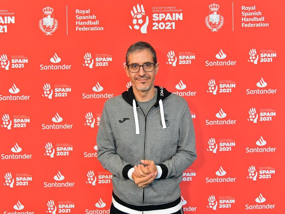 El seleccionador nacional de balonmano femenino, José Ignacio Prades