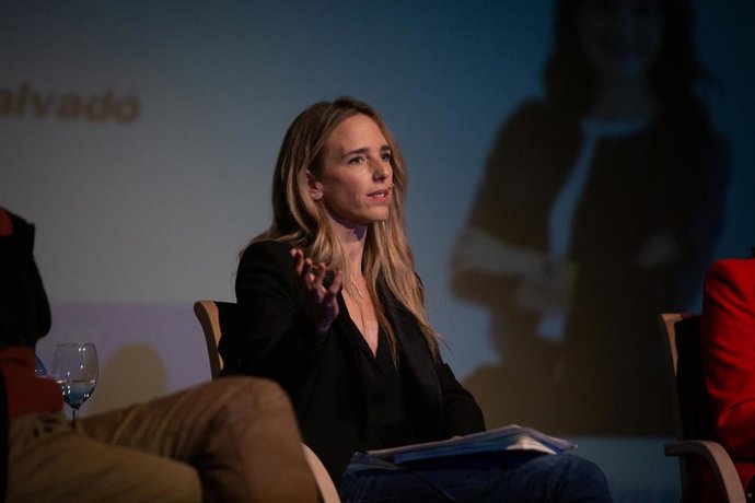 La diputada del PP, Cayetana Álvarez de Toledo, interviene en el acto Constitución, universidad y convivencia, a 1 de diciembre de 2021, en Barcelona, Cataluña, (España). 