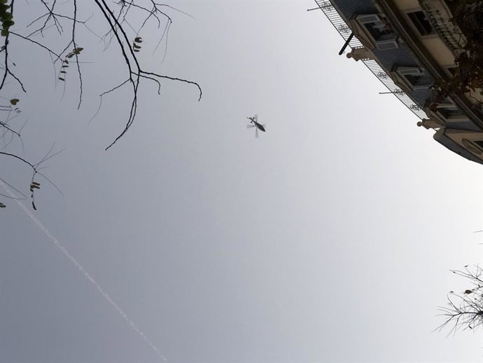 L'helicpter vist des d'un carrer a l'Eixample