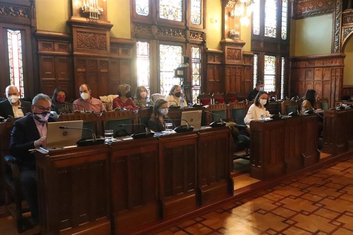 Comparecencia de la consejera de Bienestar Social, Melania Álvarez y su equipo comparecen en la Junta General.