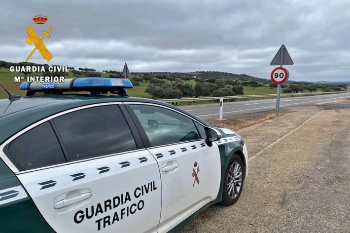 Un coche de la Guardia Civil durante un control de velocidad.