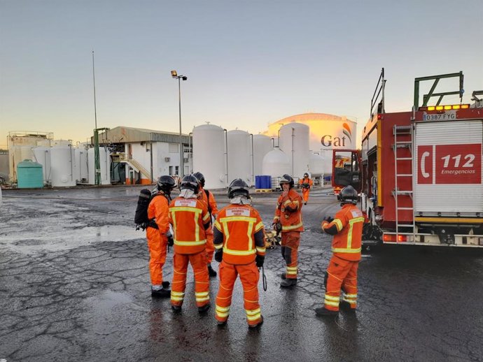 Bomberos del Consorcio en el polígono tras la fuga.