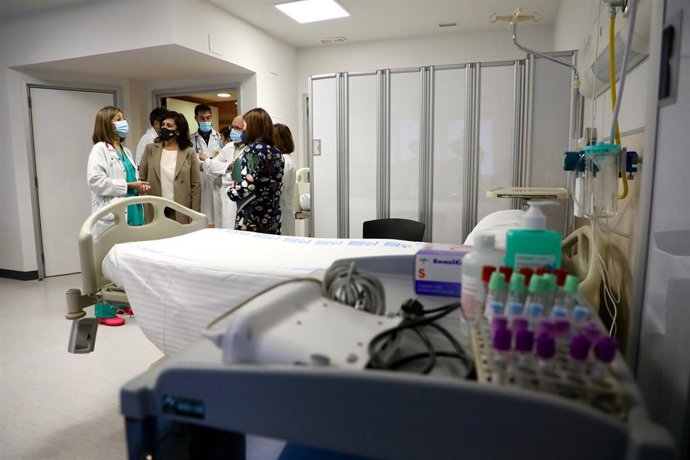 Andreu y Alba visitan las nuevas unidades en pediatría del San Pedro