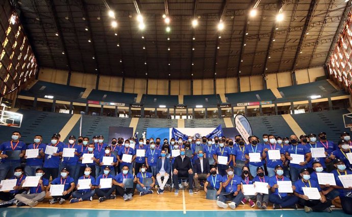 94 monitores salvadoreños reciben la certificación del programa LaLiga, Valores y Oportunidad.