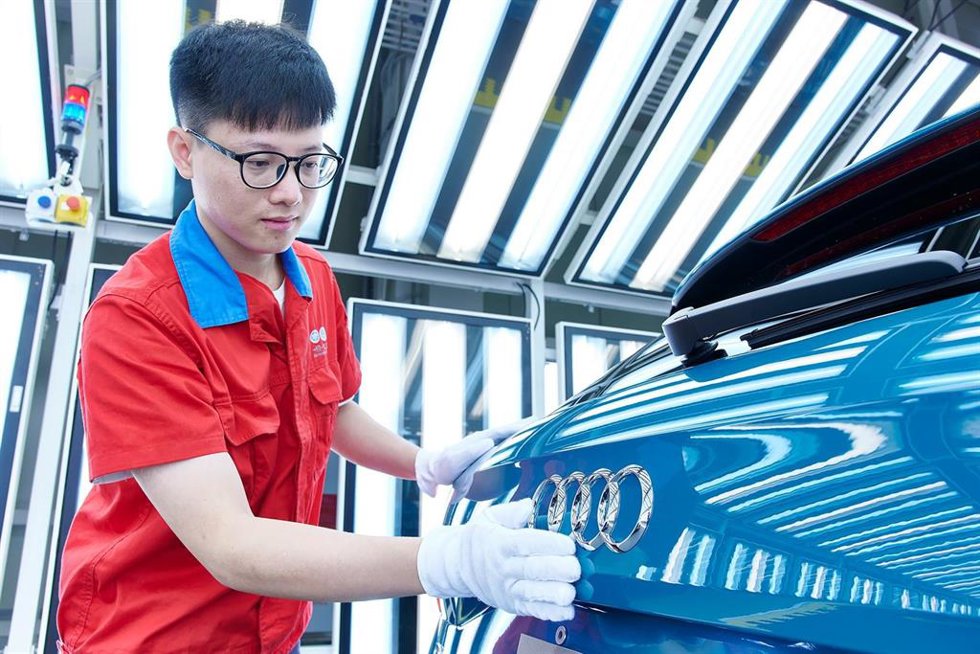 Archivo - Producción de coches Audi en China.