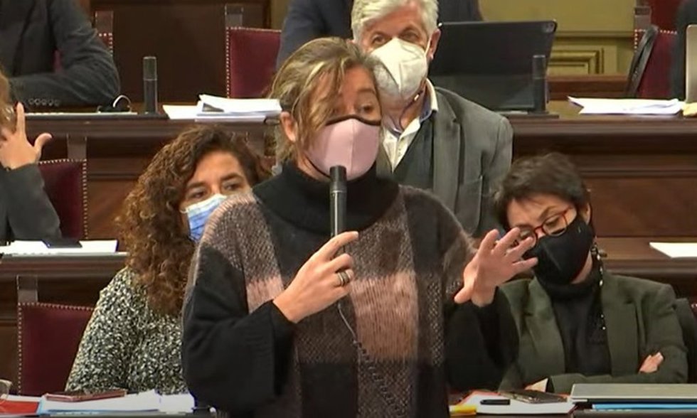 La presidenta del Govern, Francina Armengol, durante el pleno.