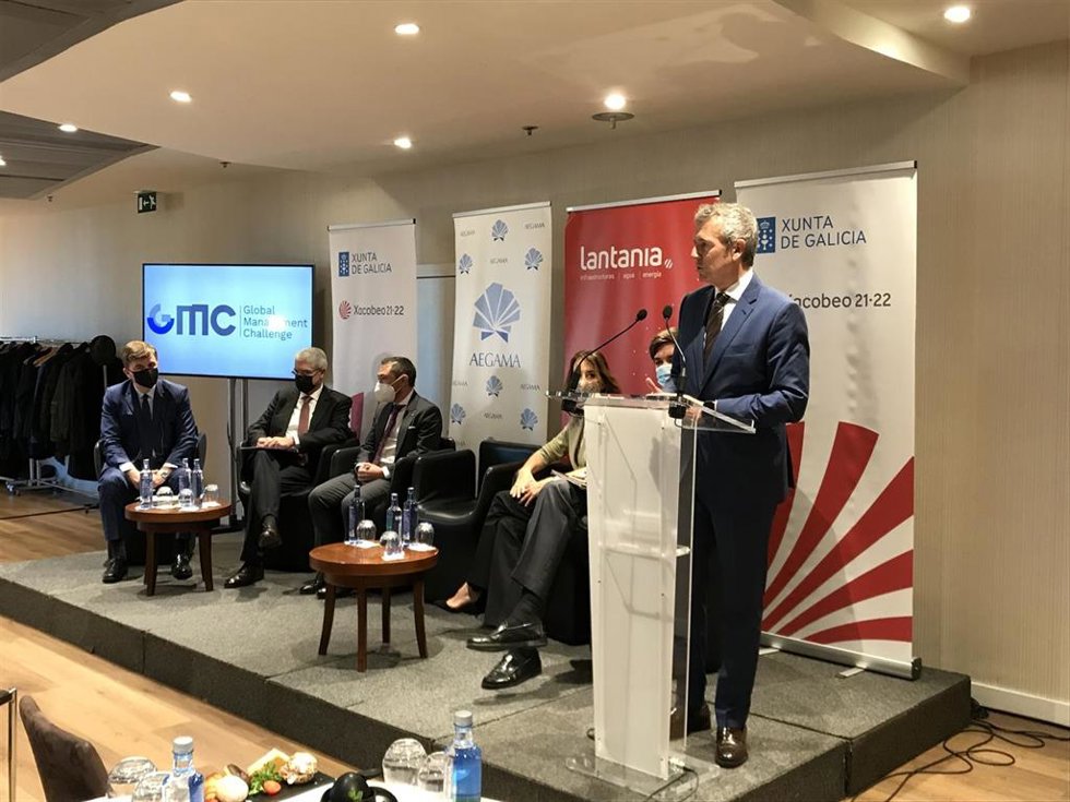 El vicepresidente primeiro da Xunta, Alfonso Rueda, durante su intervención en la jornada 'A chegada do AVE a Galicia', organizada por la Asociación de Empresarios Galegos en Madrid (Aegama).
