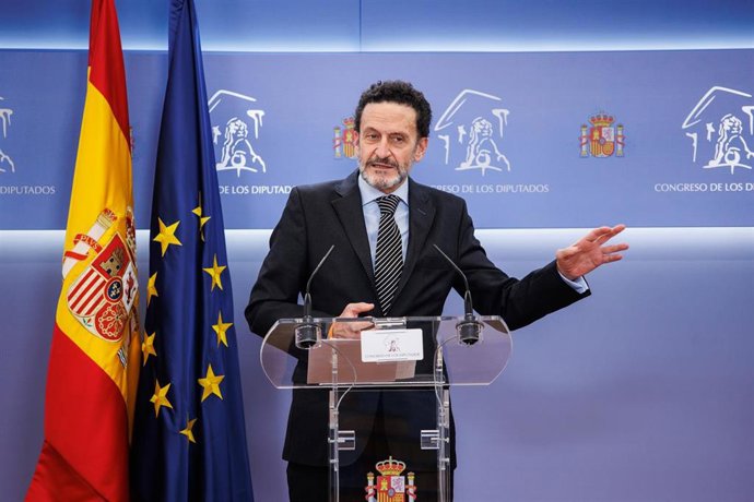 El vicesecretario general y portavoz nacional de Cs, Edmundo Bal,  interviene en una rueda de prensa anterior a una Junta de Portavoces, en el Congreso de los Diputados, a 30 de noviembre de 2021, en Madrid, (España).