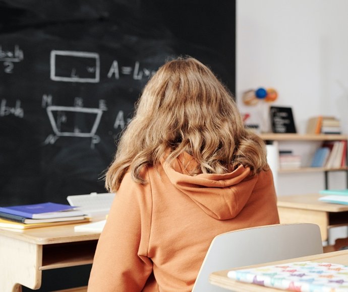 Archivo - Cvirus.- Las aulas cerradas en centros educativos vascos por casos positivos en covid suben a 210