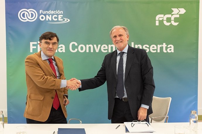 Acto de la firma de la renovación del Convenio Inserta entre FCC