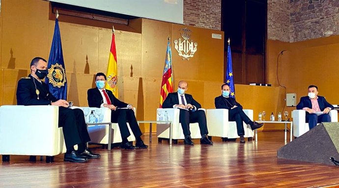 El concejal de Gestión Económica y Seguridad Ciudadana, Enrique Lorca, asiste al primer Foro de convivencia y seguridad de grandes ciudades, organizado por el Ayuntamiento de Valencia