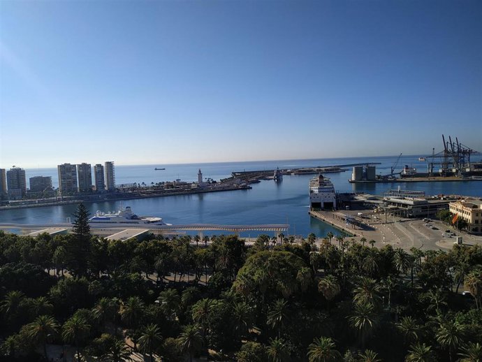 Archivo - Vista de Málaga desde terraza