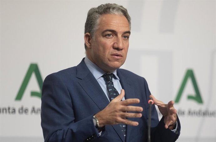 El consejero de Presidencia, y portavoz del Gobierno Andaluz, Elías Bendodo, durante su comparecencia en la rueda de prensa posterior a la reunión del Consejo de Gobierno de la Junta de Andalucía. A 14 de diciembre de 2021, en Sevilla (Andalucía, España
