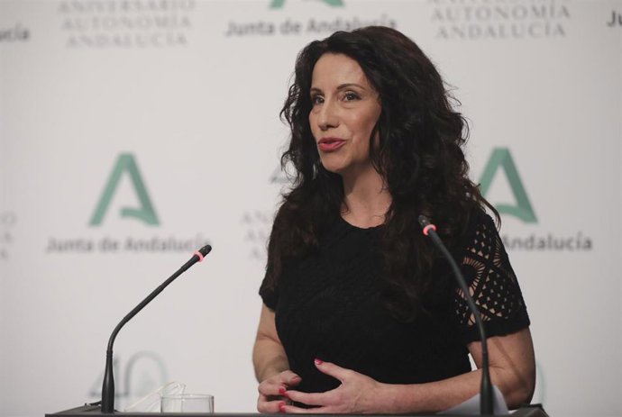 Archivo - La consejera de Igualdad, Políticas Sociales y Conciliación, Rocío Ruiz durante una rueda de prensa en el Palacio de San Telmo en una imagen de archivo