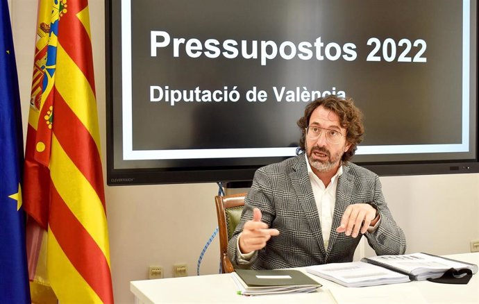El diputado provincial de Hacienda, Vicent Mascarell, presenta los presupuestos de la Diputación de Valencia para 2022