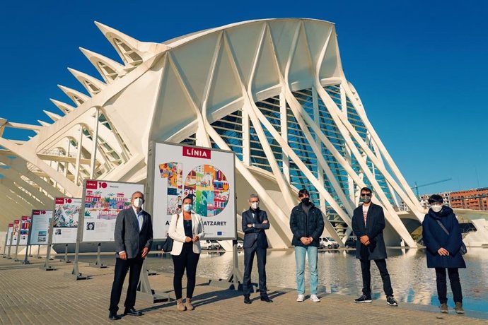 Inauguración de la exposición 'Línea 10 Ilustrada. Alacant-Natzaret'