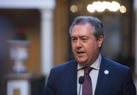 Espadas pide a la Junta que "reaccione" ya ante los problemas de la sanidad pública