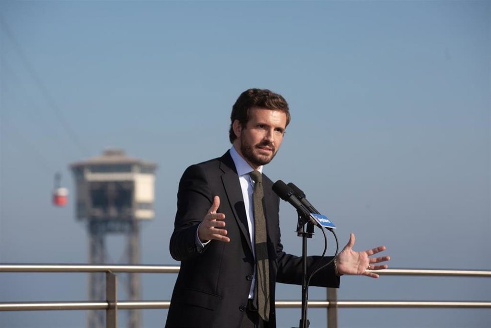 El líder del PP, Pablo Casado, se reúne en Barcelona con asociaciones en defensa del bilingüísmo.  En Barcelona, a 14 de diciembre de 2021.