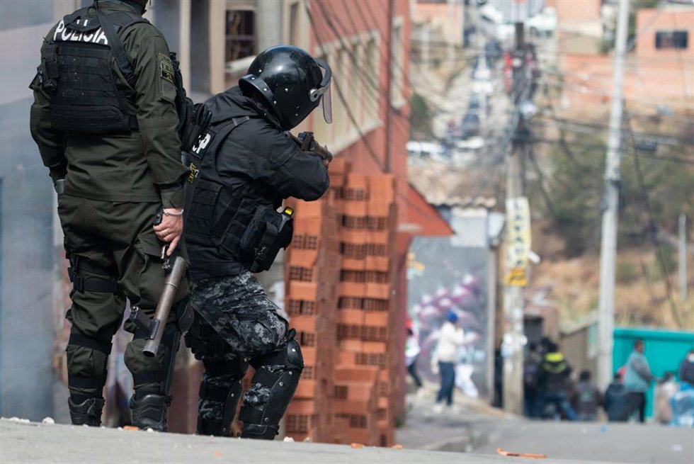Archivo - Policía de Bolivia en La Paz. 