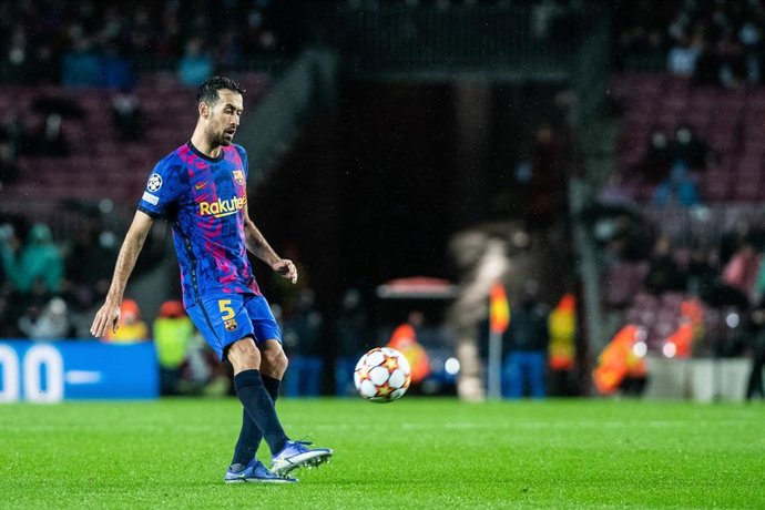 5 Sergio Busquets of FC Barcelona in action during the UEFA Champions League, football match played between FC Barcelona and Benfica at Camp Nou stadium on November 23, 2021, in Barcelona, Spain.
