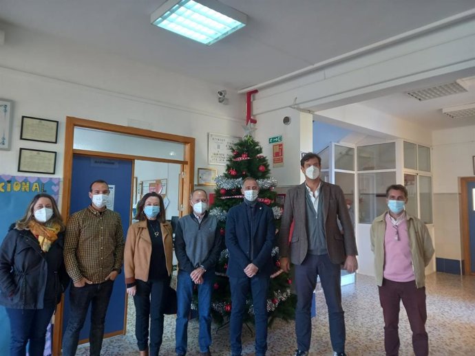 El delegado de Educación visita el CEIP Las Lomas.