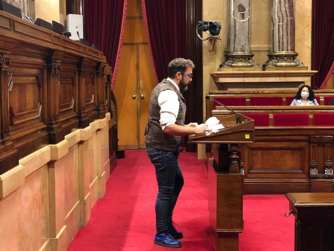 El diputat d'ERC al Parlament Juli Fernndez en el debat sobre salut mental en el ple 