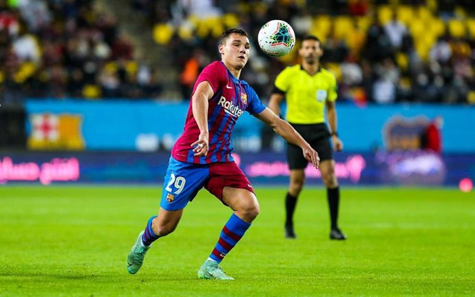 El jugador del FC Barcelona Ferran Jutgl en el partido entre los blaugranas y Boca Juniors en la Maradona Cup, disputado en Riad (Arabia Saudí) el 14 de diciembre de 2021