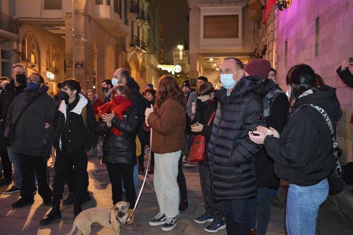 Concentración de protesta en Lleida contra la inhabilitación del diputado Pau Juvill