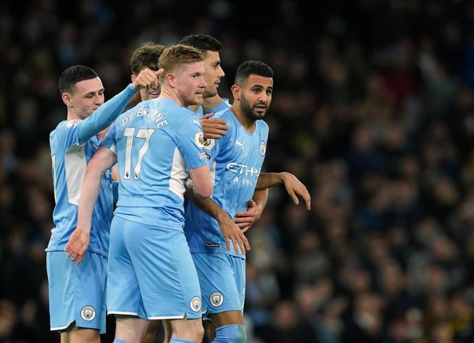 Riyad Mahrez celebra un gol del City frente al Leeds United