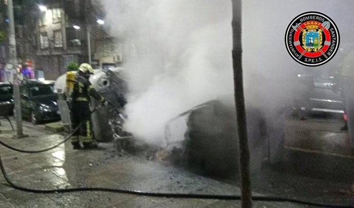 Contenedores quemados en Floranes