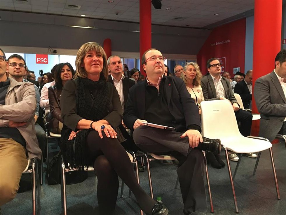 Archivo - La alcaldesa de L'Hospitalet de Llobregat, Núria Marín, y el primer secretario del PSC, Miquel Iceta.