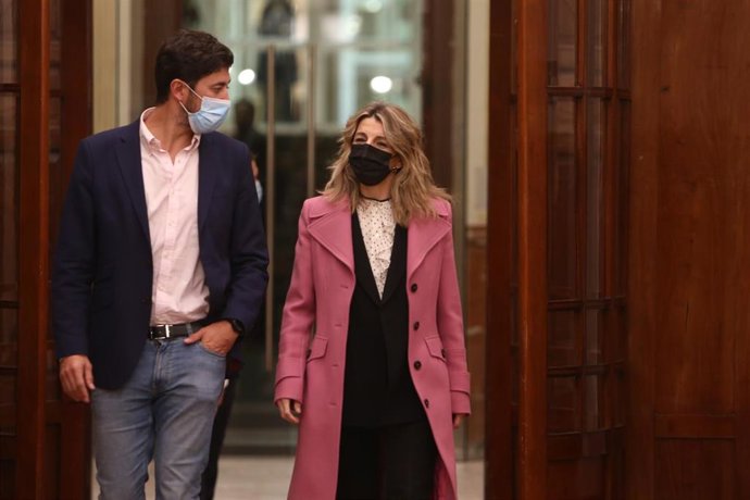 La vicepresidenta segunda y ministra de Trabajo, Yolanda Díaz, a su llegada a una sesión plenaria en el Congreso de los Diputados, a 14 de diciembre de 2021, en Madrid, (España).