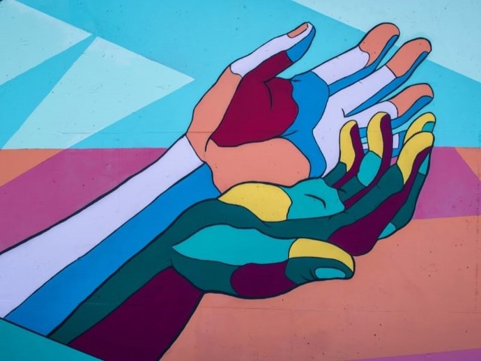 Se complementará con encuentros presenciales y cuestionarios traducidos a las lenguas principales de la población migrada en Catalunya