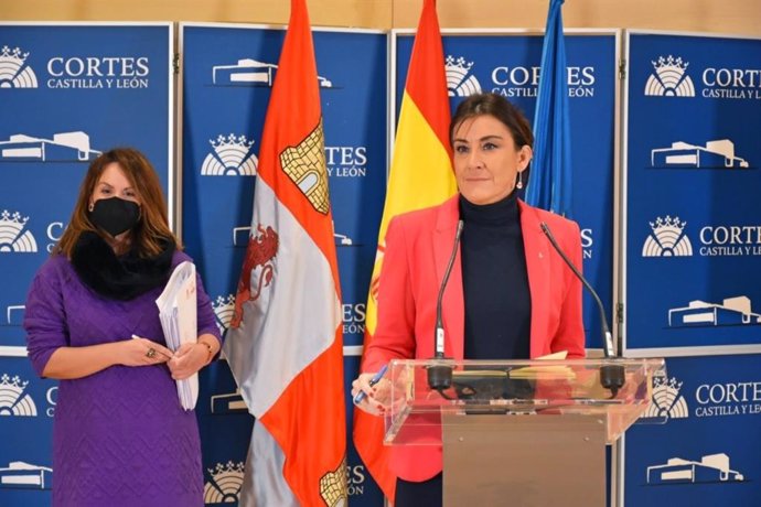 Ana Sánchez comparece en rueda de prensa para analizar la reanudación de la comisión de investigación de las eólicas