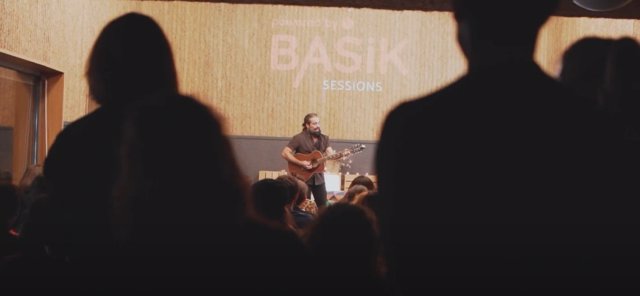 Powered by Larrosa, Basik Sessions presenta artistas