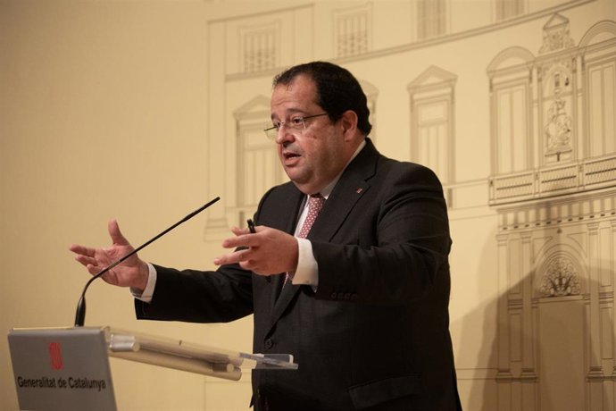 Archivo - El conseller de Interior de la Generalitat de Catalunya, Joan Ignasi Elena, en una imagen de archivo