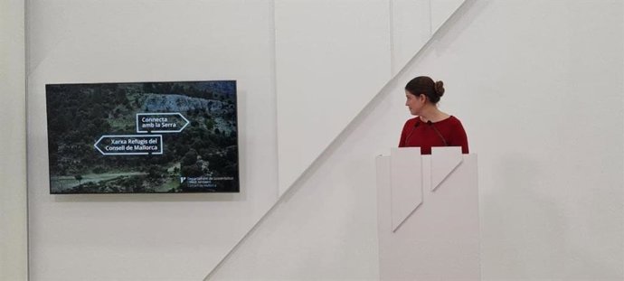 La consellera  de Sostenibilidad y Medio Ambiente, Aurora Ribot, durante la presentación de la campaña 'Conecta amb la Serra'