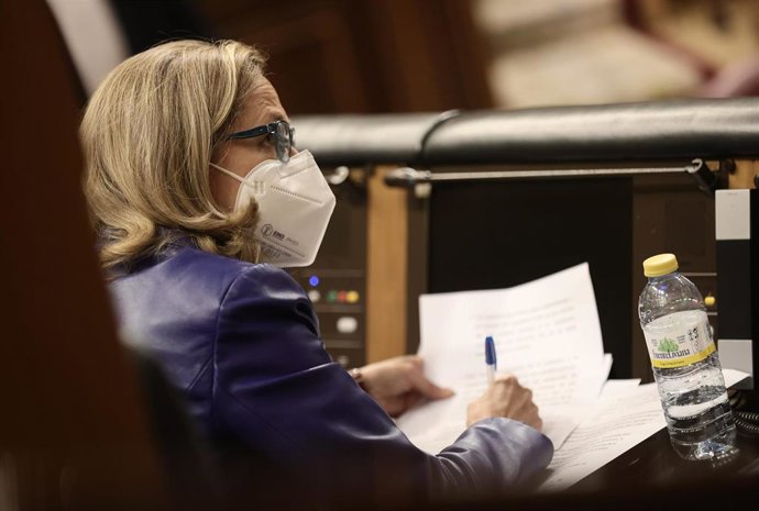 La vicepresidenta primera y ministra de Asuntos Económicos y Transformación Digital, Nadia Calviño, en una sesión plenaria celebrada en el Congreso