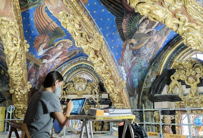 Estudios sobre las afecciones de los frescos renacentistas de los ángeles músicos de la bóveda de la Catedral de Valencia